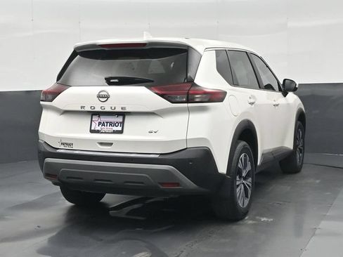 Used 2023 Nissan Rogue SV FWD image 2