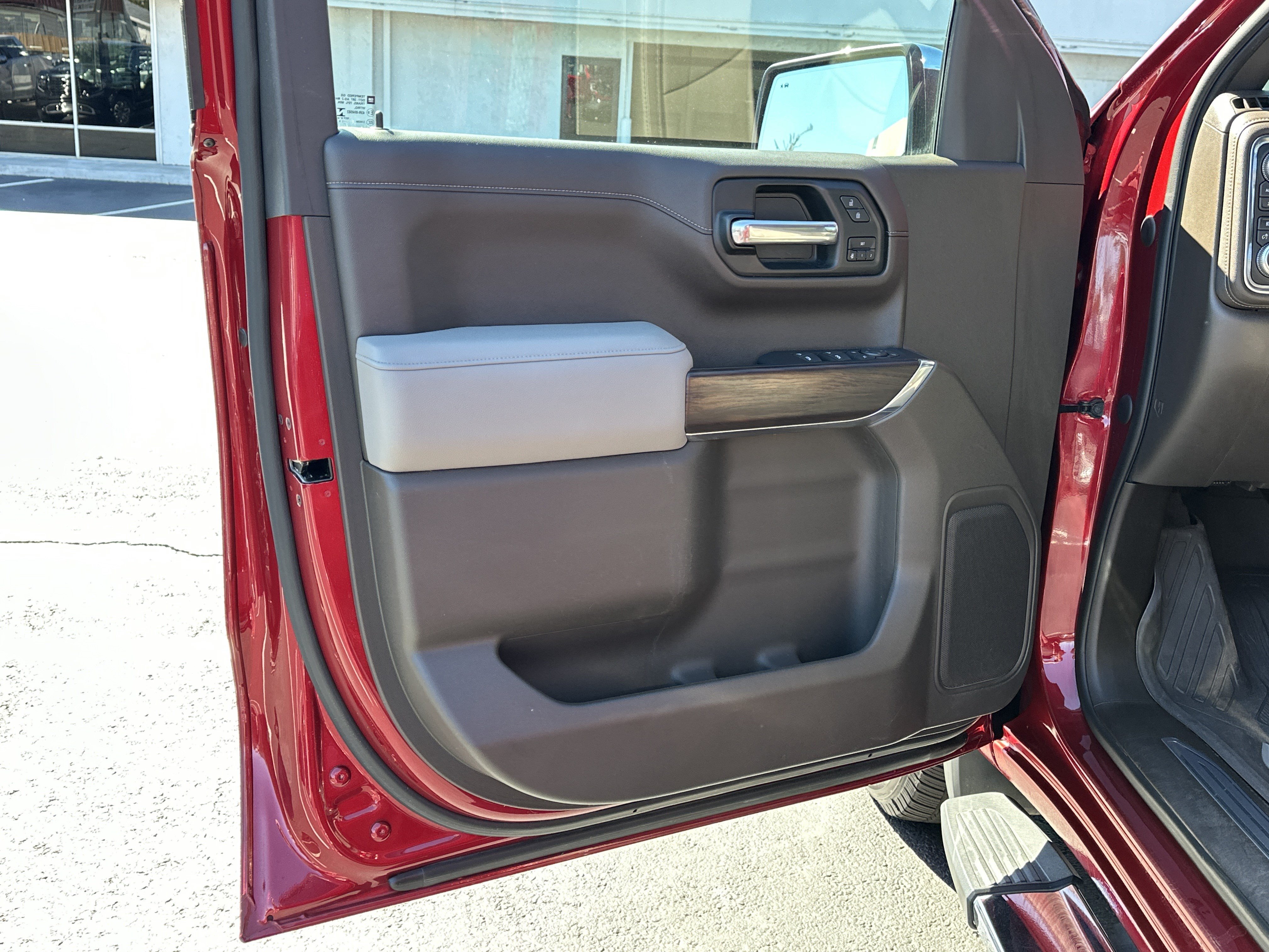 Used 2019 GMC Sierra 1500 SLT w/ SLT Premium Plus Package AWD/4WD image 10