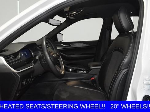 Used 2023 Jeep Grand Cherokee Altitude AWD/4WD image 11