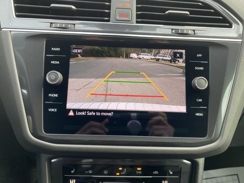 Used 2023 Volkswagen Tiguan SE image 26