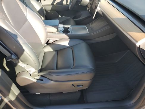 Used 2021 Tesla Model Y Long Range image 15