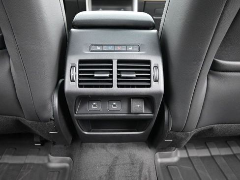 New 2026 Land Rover Discovery Sport Landmark AWD/4WD image 19