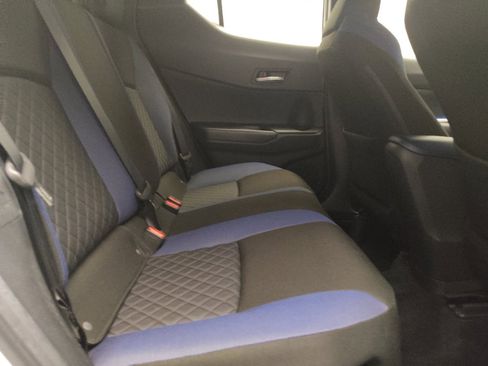 Used 2020 Toyota C-HR XLE FWD image 19