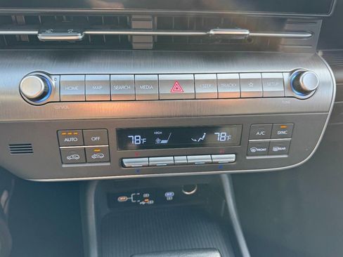 Certified 2025 Hyundai Kona SEL image 18