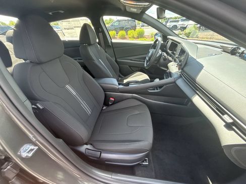 New 2026 Hyundai Elantra Sport FWD image 25