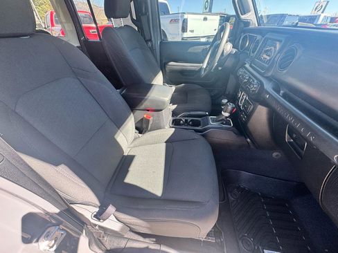 Used 2020 Jeep Wrangler Unlimited Sport image 9
