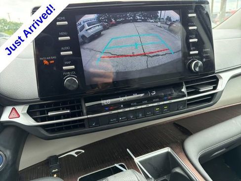 Used 2021 Toyota Sienna XLE FWD image 15