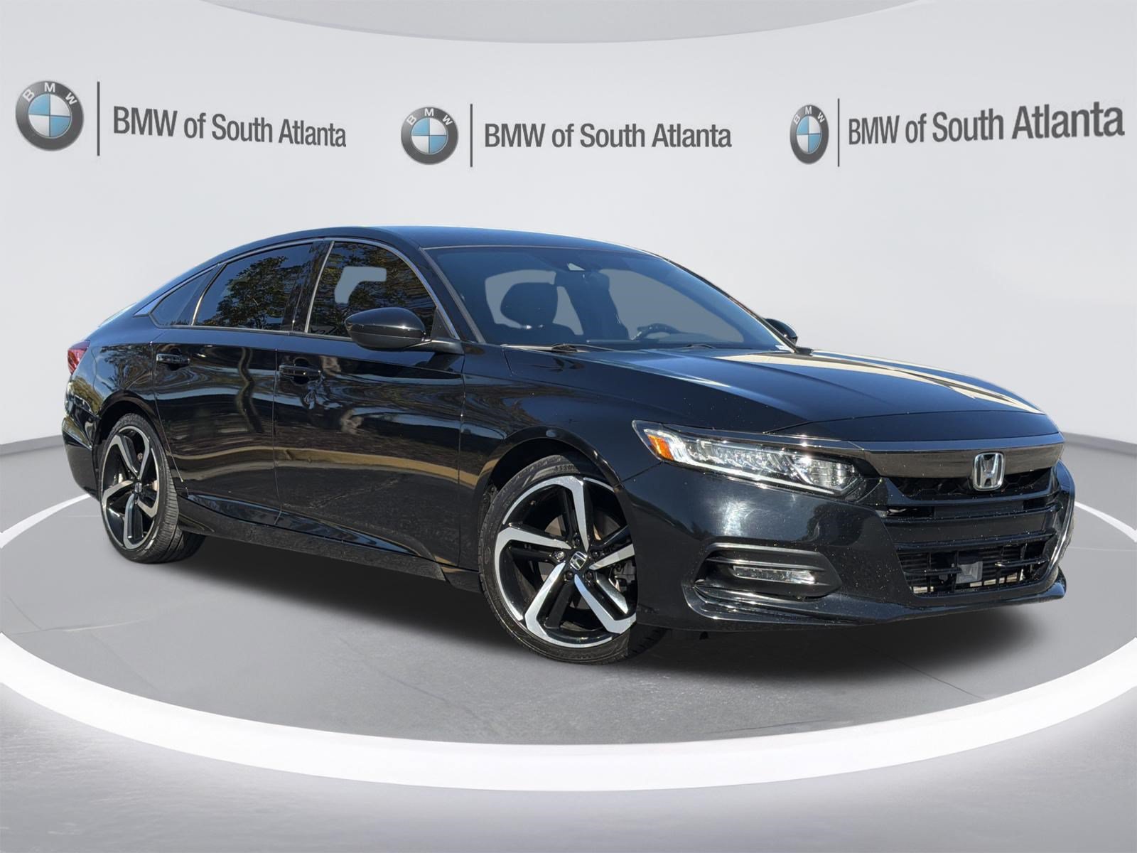 Used 2018 Honda Accord Sport image 2