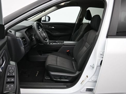 Certified 2024 Nissan Rogue SV image 15