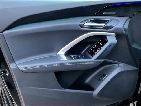 Certified 2025 Audi Q5 Premium Plus w/ Premium Plus image 21