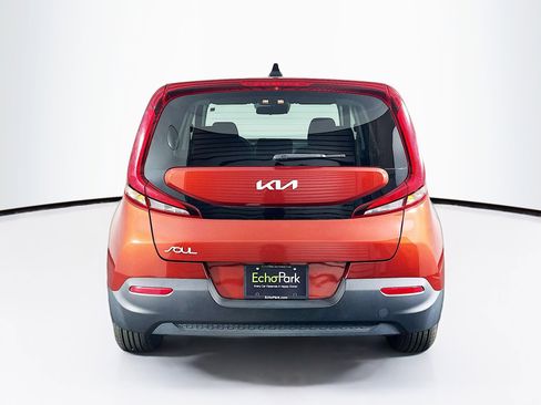 Used 2022 Kia Soul LX w/ Technology Package FWD image 7