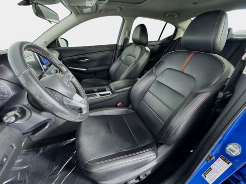 Used 2022 Nissan Sentra SR w/ SR Premium Package image 12