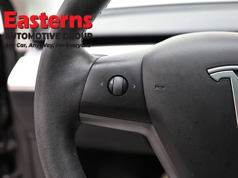 Used 2023 Tesla Model 3 Standard Range image 15