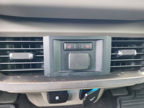 Used 2024 Ford F150 Platinum w/ Equipment Group 703A Plus image 15