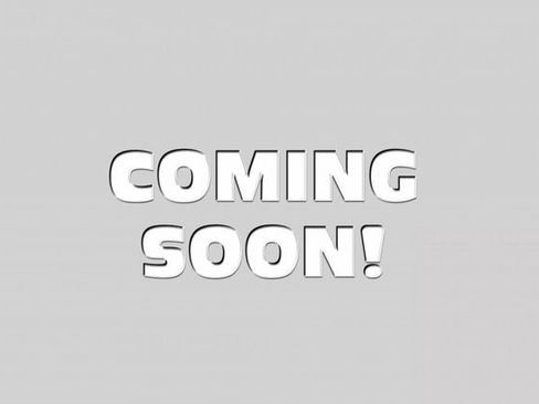 Used 2023 Chrysler Pacifica Limited FWD image 1