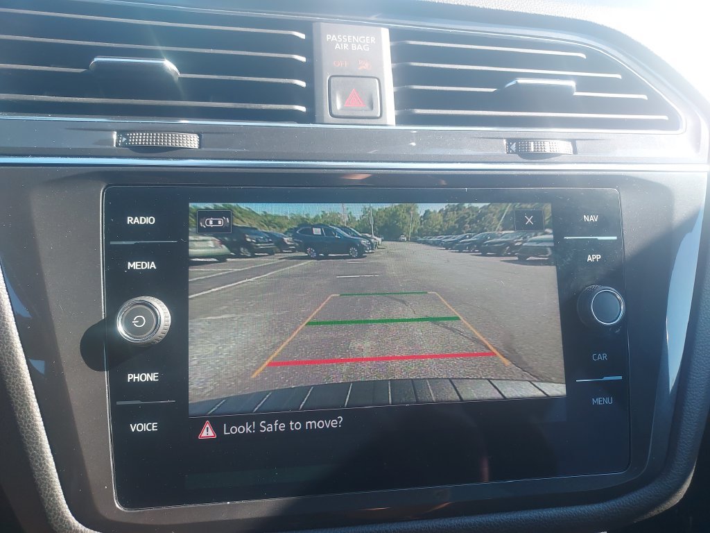 Used 2023 Volkswagen Tiguan SEL R-Line AWD/4WD image 16