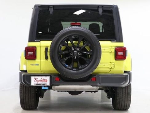 Used 2023 Jeep Wrangler Unlimited Sahara w/ Cold Weather Group AWD/4WD image 7