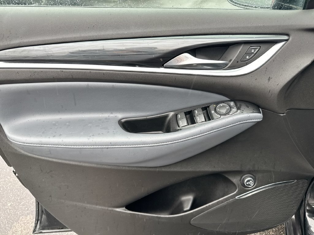 Used 2023 Buick Enclave Essence FWD image 20