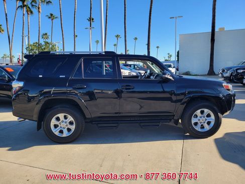 Certified 2021 Toyota 4Runner SR5 Premium w/ Moonroof Package image 3