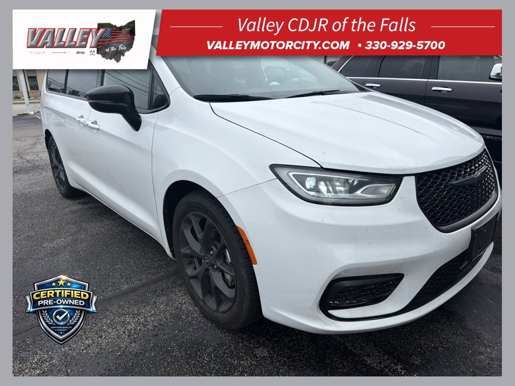 Used 2025 Chrysler Pacifica Limited FWD image 1