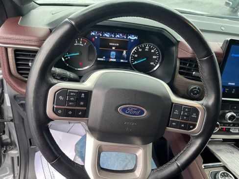 Used 2023 Ford Expedition Max Limited image 11