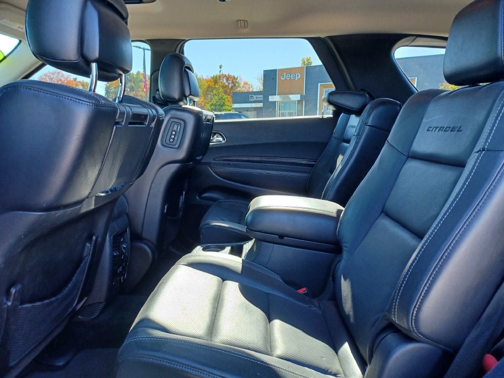 Used 2016 Dodge Durango Citadel w/ Premium Entertainment Group RWD image 30
