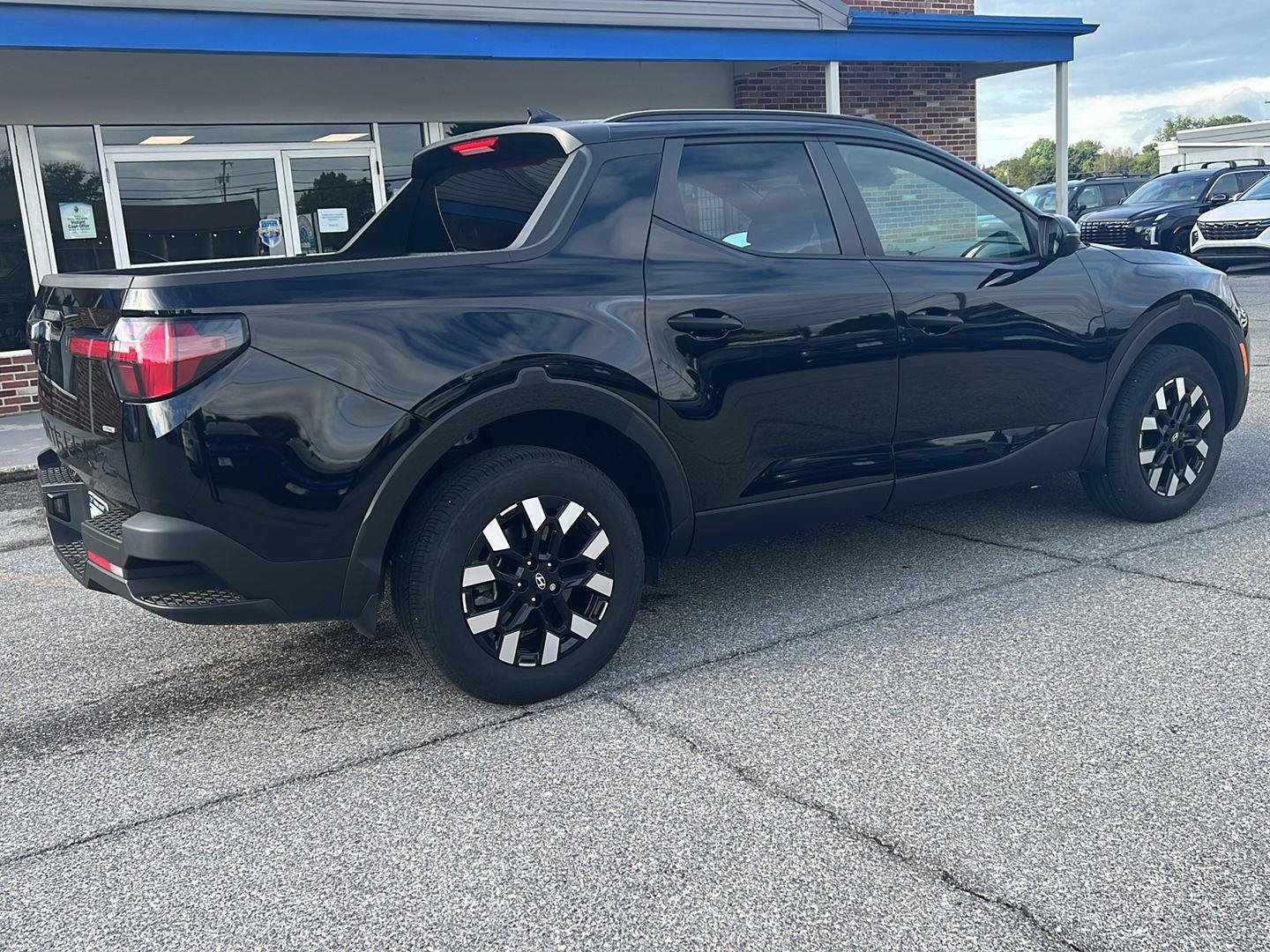 Certified 2025 Hyundai Santa Cruz SEL AWD/4WD image 4