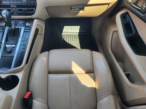 Used 2021 Porsche Macan AWD/4WD image 27