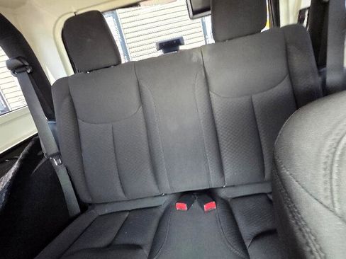 Used 2017 Jeep Wrangler Sport image 21