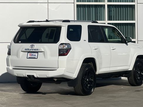 Used 2024 Toyota 4Runner SR5 Premium w/ Moonroof Package image 4