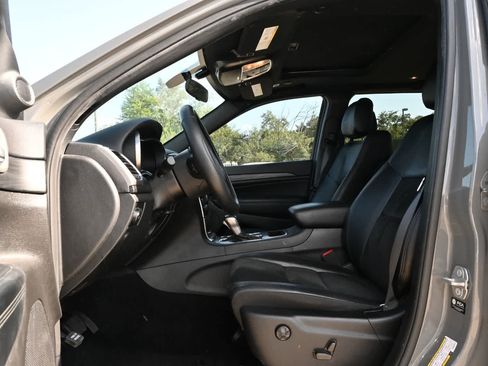 Used 2021 Jeep Grand Cherokee Laredo X RWD image 17