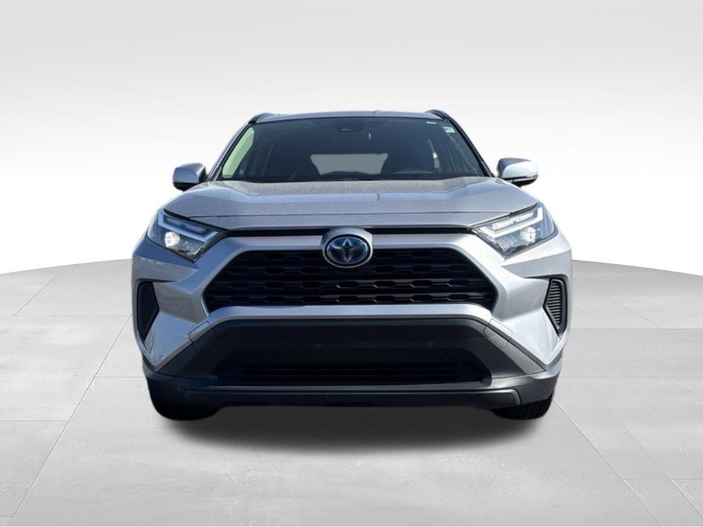 Used 2023 Toyota RAV4 LE AWD/4WD image 2