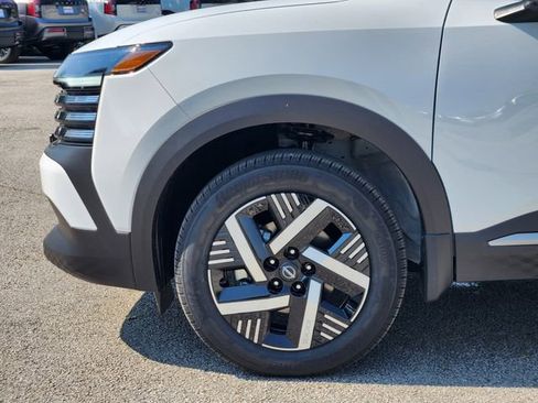 New 2026 Nissan Kicks SV image 5