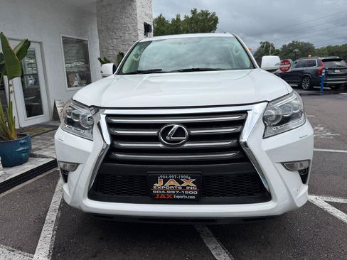 Used 2017 Lexus GX 460 Luxury w/ Preferred Accessory Package AWD/4WD image 4