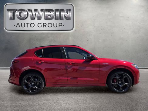 Used 2023 Alfa Romeo Stelvio Veloce AWD/4WD image 3