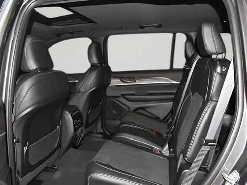 New 2026 Jeep Grand Cherokee L 4WD image 28