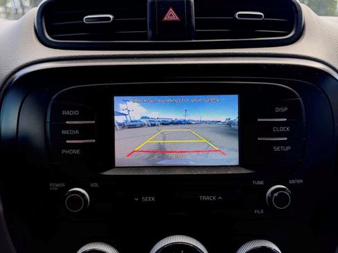 Used 2019 Kia Soul FWD image 12