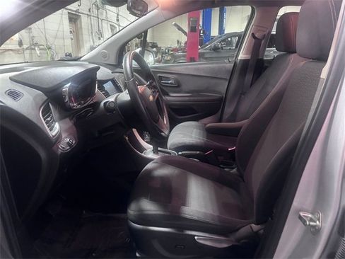 Used 2020 Chevrolet Trax LS w/ Tint and Cruise Package image 10
