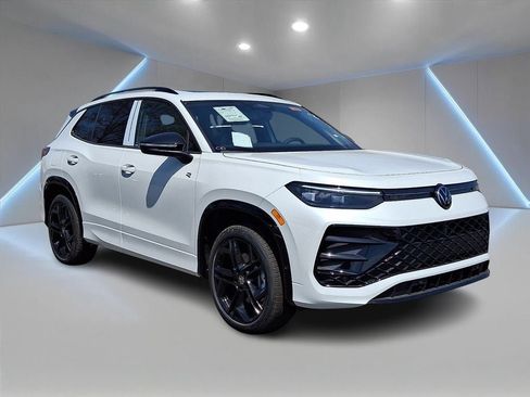 New 2026 Volkswagen Tiguan SE R-Line AWD/4WD image 1