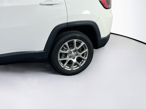 Used 2022 Jeep Compass Latitude AWD/4WD image 28