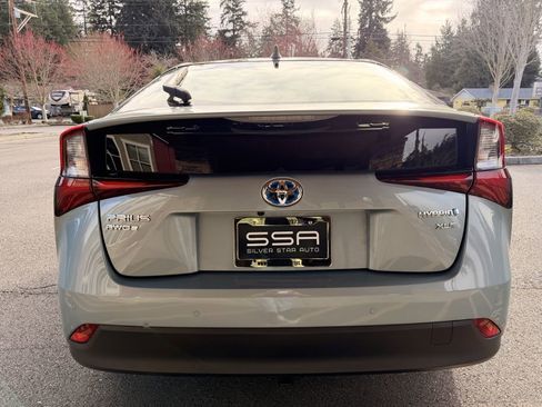 Used 2021 Toyota Prius XLE w/ Advanced Technology Package image 8