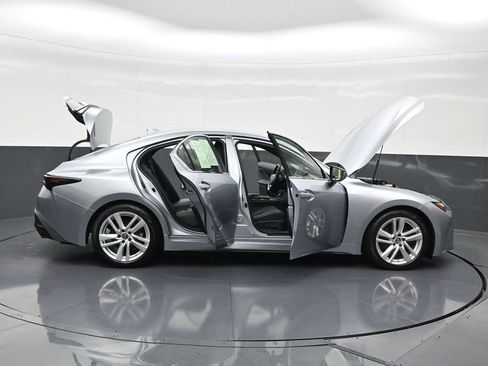 Used 2021 Lexus IS 300 w/ Comfort Package image 32