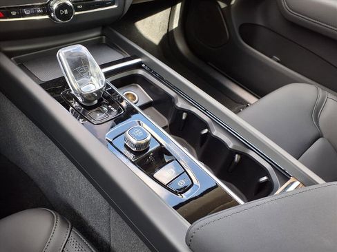 New 2026 Volvo XC60 B5 Core w/ Protection Package image 14