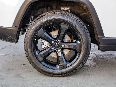 New 2025 Jeep Grand Cherokee Limited w/ Black Appearance Package image 12