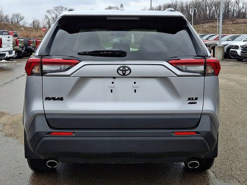 Certified 2020 Toyota RAV4 XLE Premium image 5