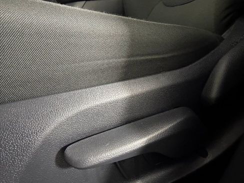 Used 2025 Toyota RAV4 LE AWD/4WD image 21