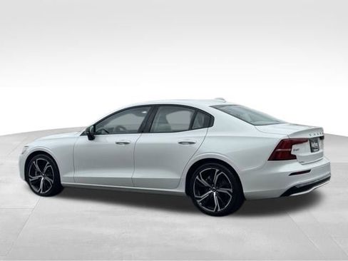 Used 2024 Volvo S60 B5 Core image 5