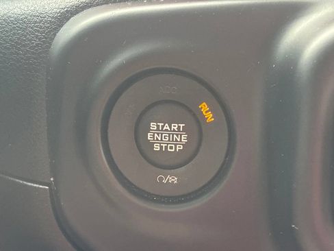 Used 2019 Jeep Wrangler Unlimited Rubicon AWD/4WD image 18