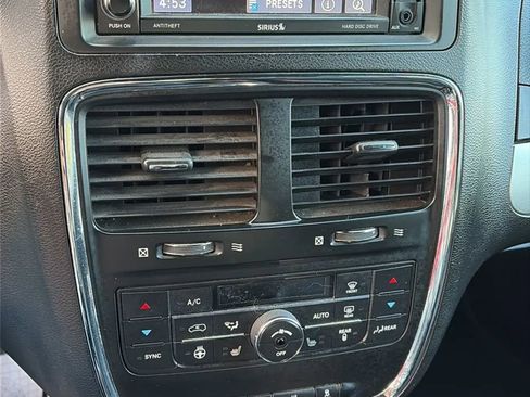 Used 2017 Dodge Grand Caravan GT image 36