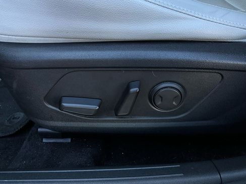 Used 2021 Hyundai Elantra Limited image 10